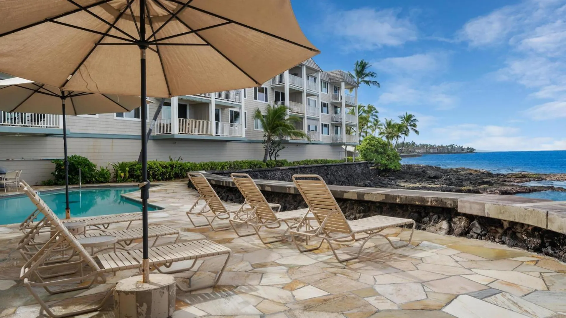 Tatil Evi Classic Hawaiian Oceanfront Condo With Top Location - Hale Kona Kai 413 By Casago Kona Kailua-Kona